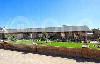 16227 North 21st St in Phoenix, AZ - Building Photo