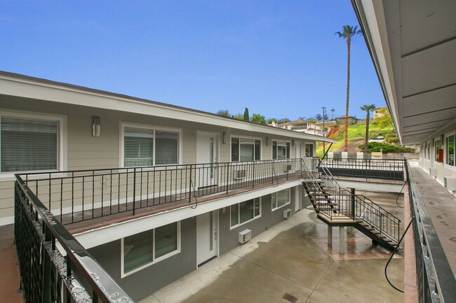 689 Tyrone St in El Cajon, CA - Foto de edificio - Interior Photo