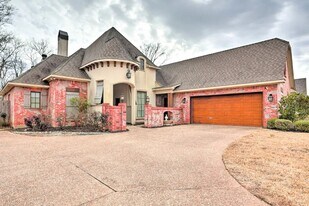 111 Haymarket Ct in Bossier City, LA - Building Photo