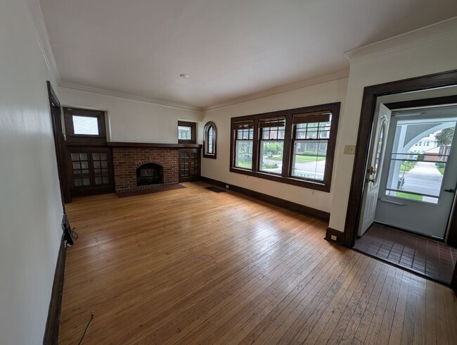 property at 2858-2858 N Maryland Ave