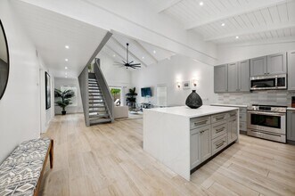 2385 Zeder Ave in Delray Beach, FL - Foto de edificio - Building Photo