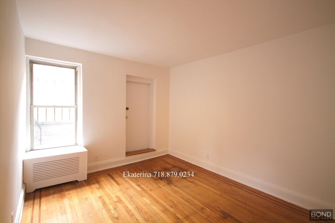 987 1st Ave in New York, NY - Building Photo