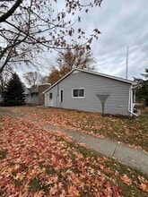 511 Charles St in Point Edward, ON - Building Photo - Building Photo