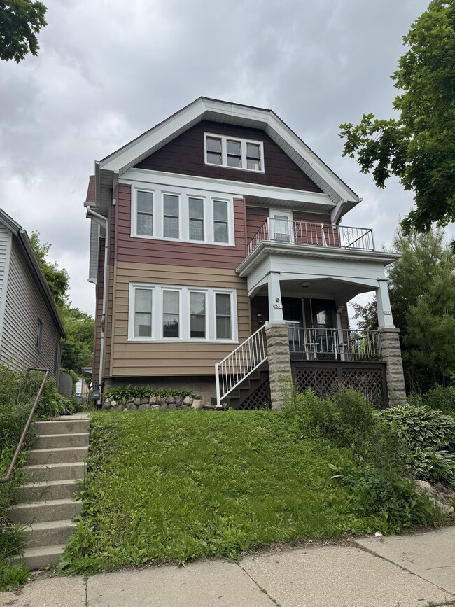 property at 2551 N Fratney St