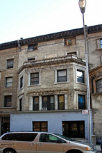 317 W 74th St in New York, NY - Building Photo - Building Photo