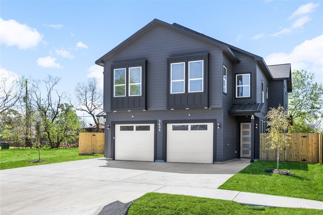 5406 Longmeadow St in Houston, TX - Building Photo