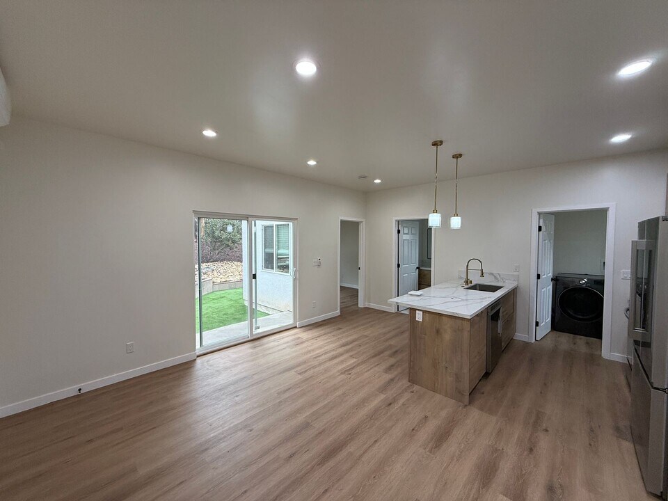 5418-5420 Baja Dr in San Diego, CA - Building Photo