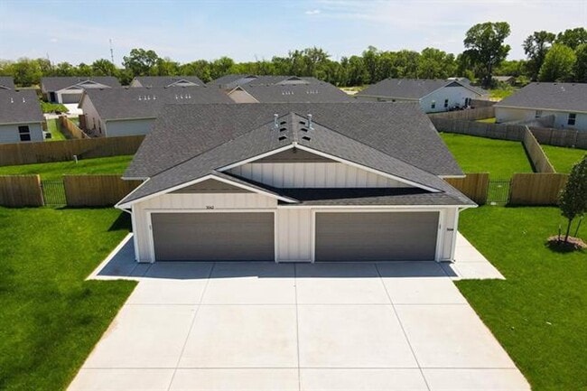 property at 5044-5044 S Sycamore St