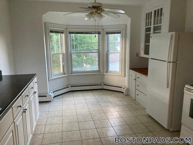 13 Blanchard Rd-Unit -4 in Weymouth, MA - Building Photo - Building Photo
