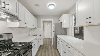 4 Story St in Plumsted, NJ - Building Photo - Building Photo