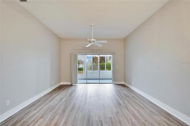 1032 Radison Ave, Unit 2 in Sun City Center, FL - Foto de edificio - Building Photo