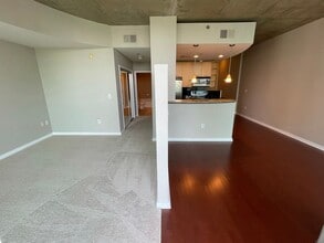 3324 Peachtree Rd NE in Atlanta, GA - Building Photo - Building Photo