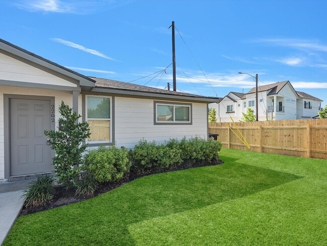 2202 Solo St, Unit 2202 in Houston, TX - Foto de edificio - Building Photo