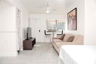 4109 N Ocean Dr, Unit 15 in Lauderdale-by-the-Sea, FL - Building Photo - Building Photo