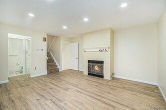 37313 Clubhouse Dr in Sterling Heights, MI - Building Photo - Building Photo