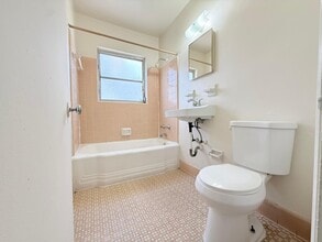 530 58th St in West Palm Beach, FL - Building Photo - Building Photo