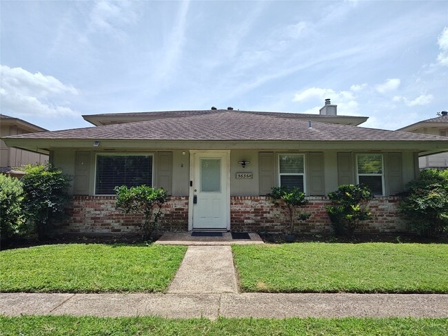 5636 Birchmont Dr in Houston, TX - Building Photo - Building Photo