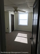 512 E 8th Ave in Munhall, PA - Building Photo - Building Photo