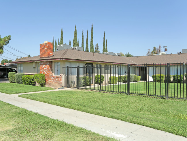 4321-4337 E Sierra Madre Ave in Fresno, CA - Building Photo - Building Photo