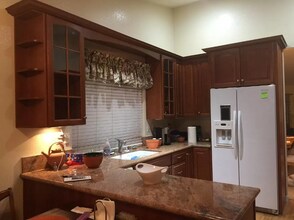 10665 Cherry Hills Dr in Cherry Valley, CA - Foto de edificio - Building Photo