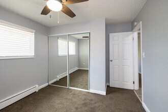 Sierra Vista in Thornton, CO - Foto de edificio - Building Photo