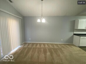 628 Mountain Pine Dr in Greenwood, IN - Building Photo - Building Photo