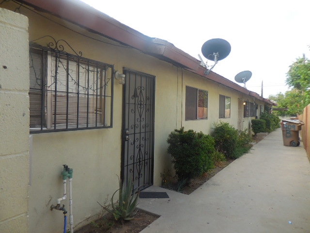 1109 Monterey St in Bakersfield, CA - Foto de edificio - Building Photo