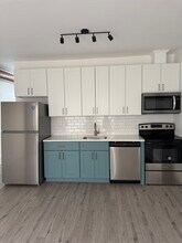 433 W Bringhurst St, Unit 2 in Philadelphia, PA - Building Photo - Building Photo