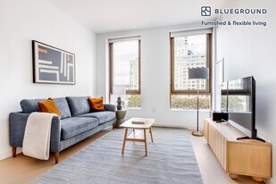 478 Kent Ave in Brooklyn, NY - Building Photo