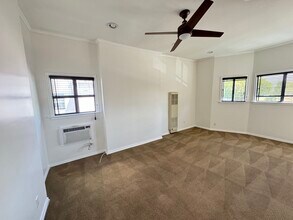 1341 N Bronson Ave, Unit 6 in Los Angeles, CA - Building Photo - Building Photo