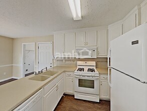 1319 Vine Cir in Mcdonough, GA - Building Photo - Building Photo