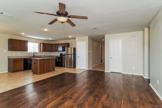 3200 Sadie Trail in Fort Worth, TX - Foto de edificio - Building Photo