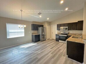 5120 33rd Ave E in Palmetto, FL - Foto de edificio - Building Photo