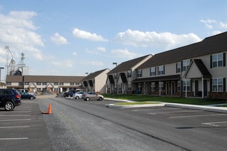 Grace Meadows Apartments in Palmyra, PA - Foto de edificio - Building Photo