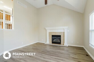 1001 E Madelyn Dr in Kearney, MO - Building Photo - Building Photo