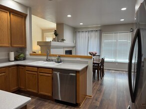 3330 W 98th Ave in Westminster, CO - Foto de edificio - Building Photo