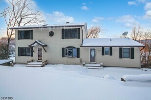 519 E Shore Trail in Sparta, NJ - Building Photo