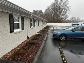 800 Dodson Mill Rd, Unit Apt #9 in Pilot Mountain, NC - Building Photo - Building Photo