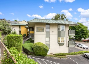 Taylor West Apartments in Renton, WA - Building Photo - Building Photo