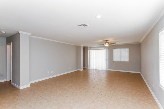 676 Salt Flats Cir in Henderson, NV - Building Photo - Building Photo