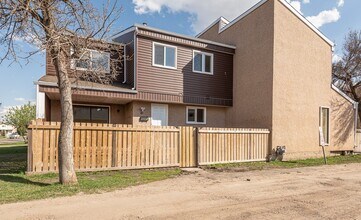 Lymburn in Edmonton, AB - Building Photo - Building Photo