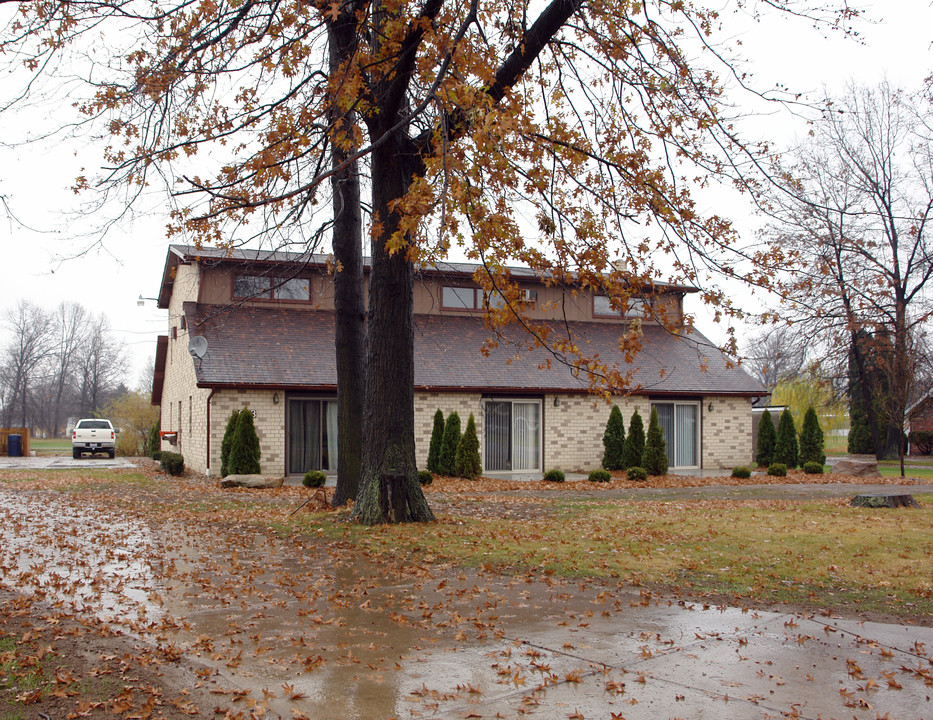 2063 Wolosyn Cir in Youngstown, OH - Building Photo