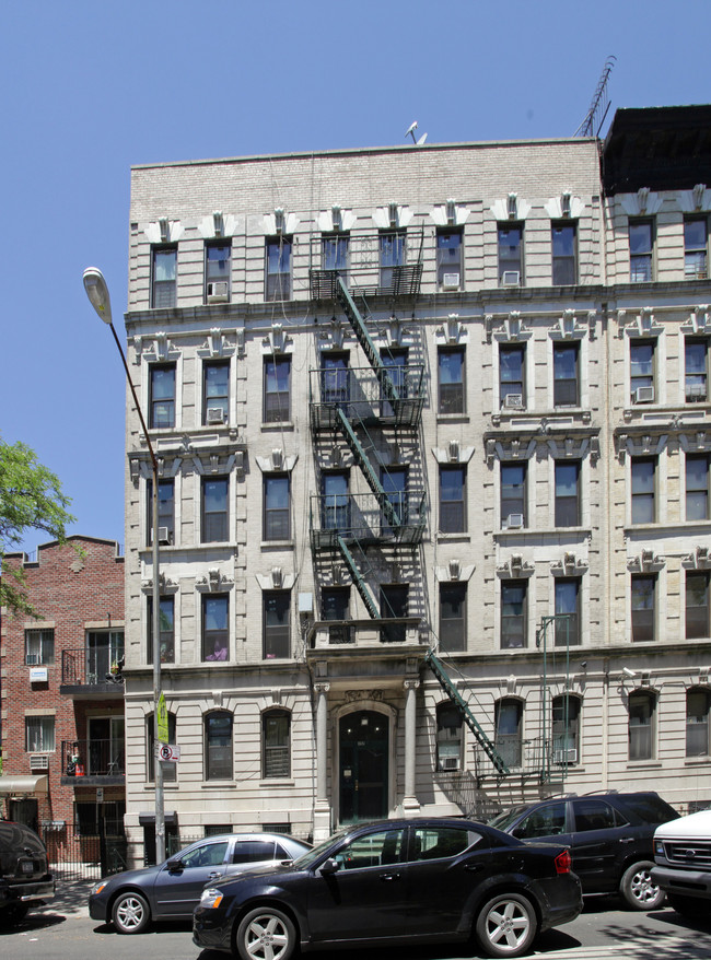 157 Vernon Avenue in Brooklyn, NY - Building Photo - Building Photo