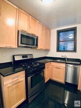 EAST 49 STREET and 2nd Ave. in New York, NY - Foto de edificio - Building Photo