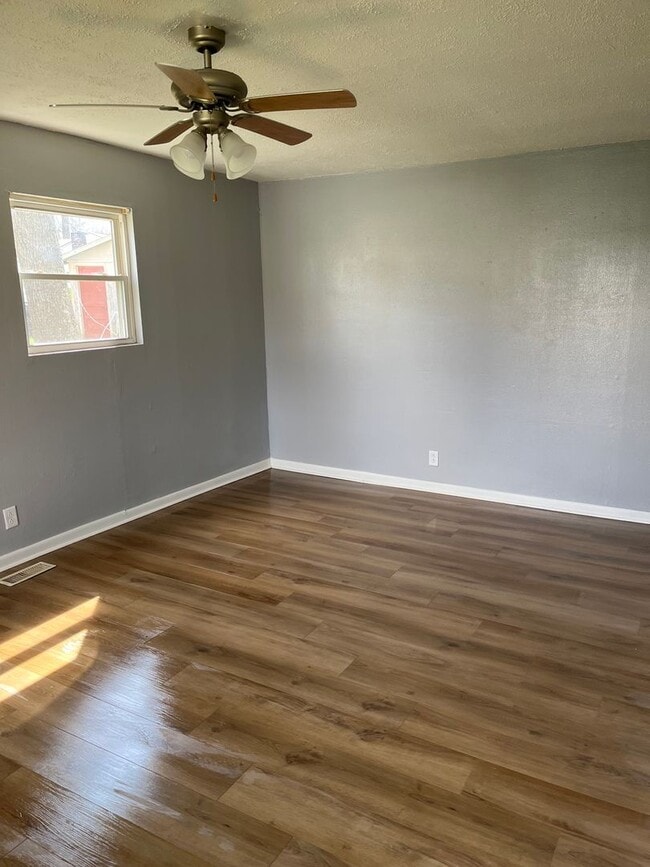 129 Valley Dr in St. Albans, WV - Building Photo - Building Photo