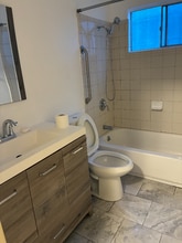 3300 Brookdale Ave in Oakland, CA - Foto de edificio - Building Photo