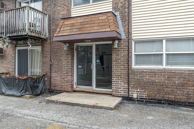 4329 W Park Lane Dr in Alsip, IL - Building Photo - Building Photo
