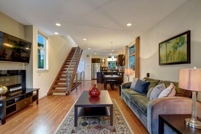 9526 8th Ave NW in Seattle, WA - Building Photo - Building Photo