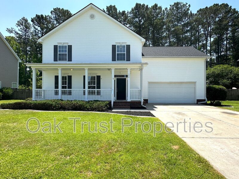 120 Cotillion Crescent in Summerville, SC - Building Photo