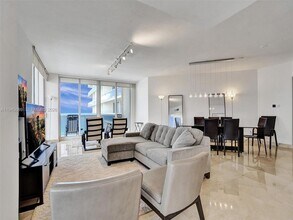 9595 Collins Ave, Unit N8H in Surfside, FL - Foto de edificio - Building Photo